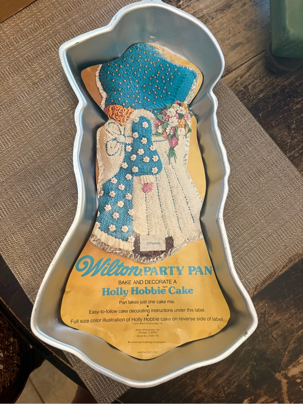 Wilton Blue Holly Hobbie Party Pan Cake Mold